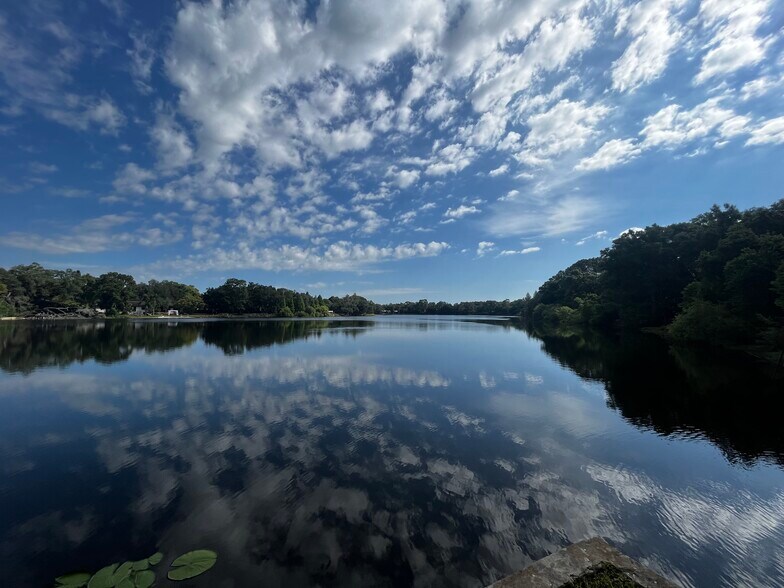 More Photos Of 2006 W Brandon Blvd, Brandon Office Residential For Sale