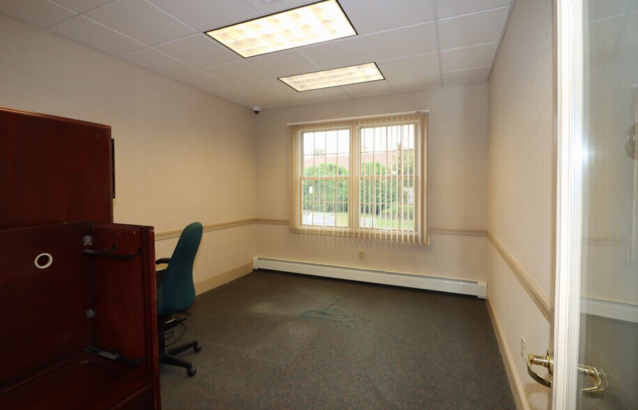 More Photos Of 355 Main St, Gorham Office For Sale