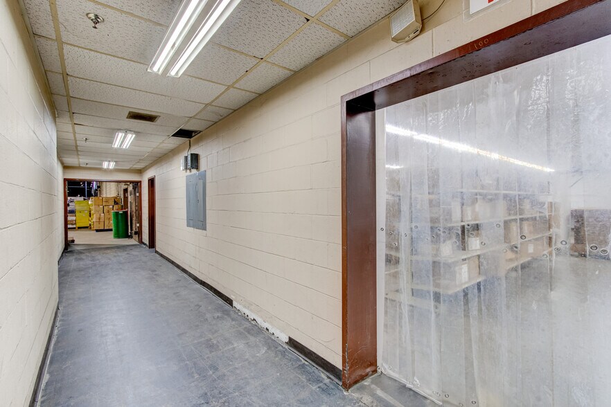 More Photos Of 1634 Olive Rd, Augusta Distribution For Sale