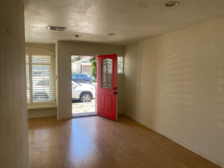 More Photos Of 1519 Main St, Napa Storefront Retail Residential For Sale