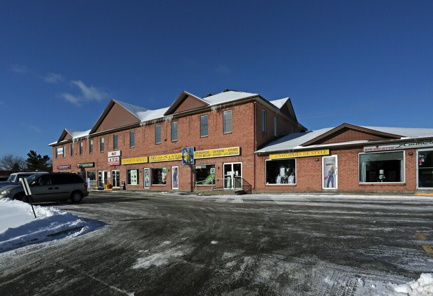 More Photos Of 867 Boul Saint-René O, Gatineau General Retail For Lease