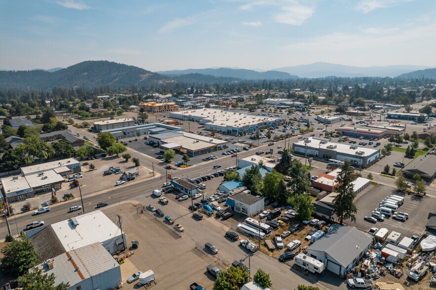 More Photos Of 2929 N Government Way, Coeur d'Alene Auto Dealership For Sale