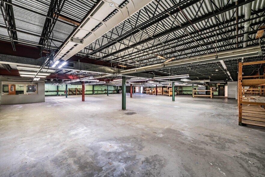 More Photos Of 1804 N Habana Ave, Tampa Manufacturing For Sale
