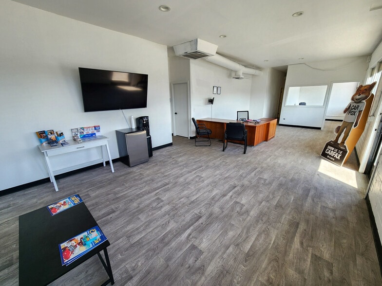 More Photos Of 9602-9606 N 7th St, Phoenix Auto Repair For Sale