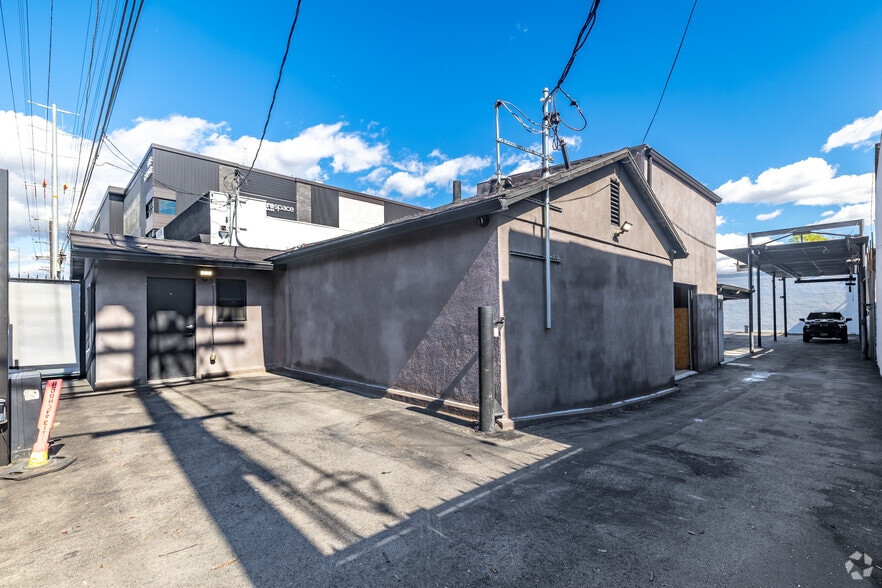 More Photos Of 5244 Vineland Ave, North Hollywood Flex For Sale