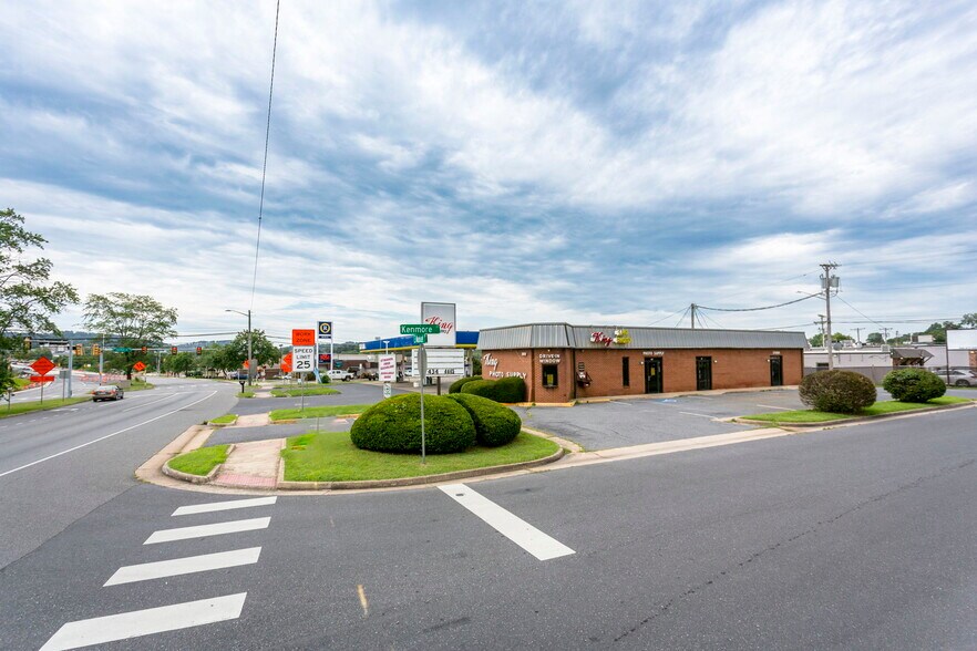 More Photos Of 889 E Market St, Harrisonburg Storefront Retail Office For Sale