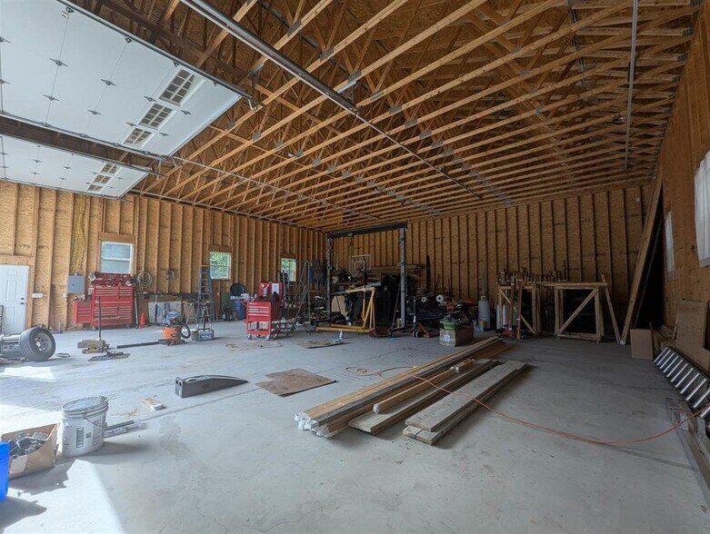 More Photos Of 225 Missing Link Rd, Bellows Falls Specialty For Sale