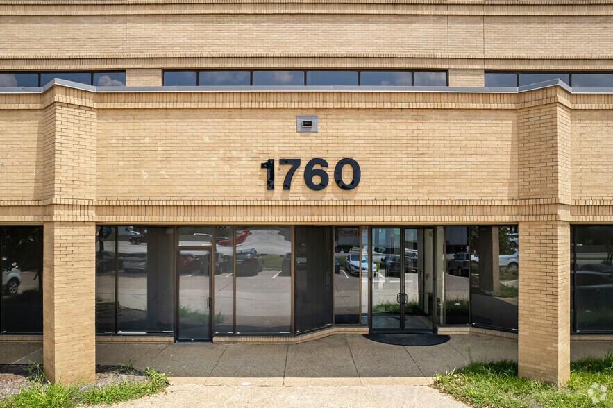More Photos Of 1760 S Stemmons Fwy, Lewisville Office For Lease