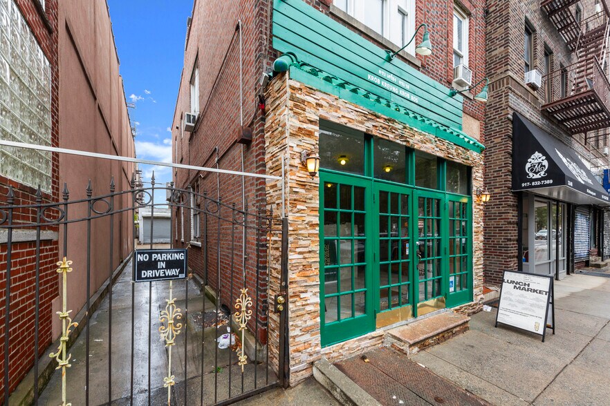 More Photos Of 3310 28th Ave, Astoria General Retail For Sale