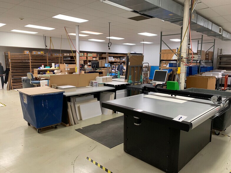 More Photos Of 2814 Perry St, Madison Warehouse For Lease