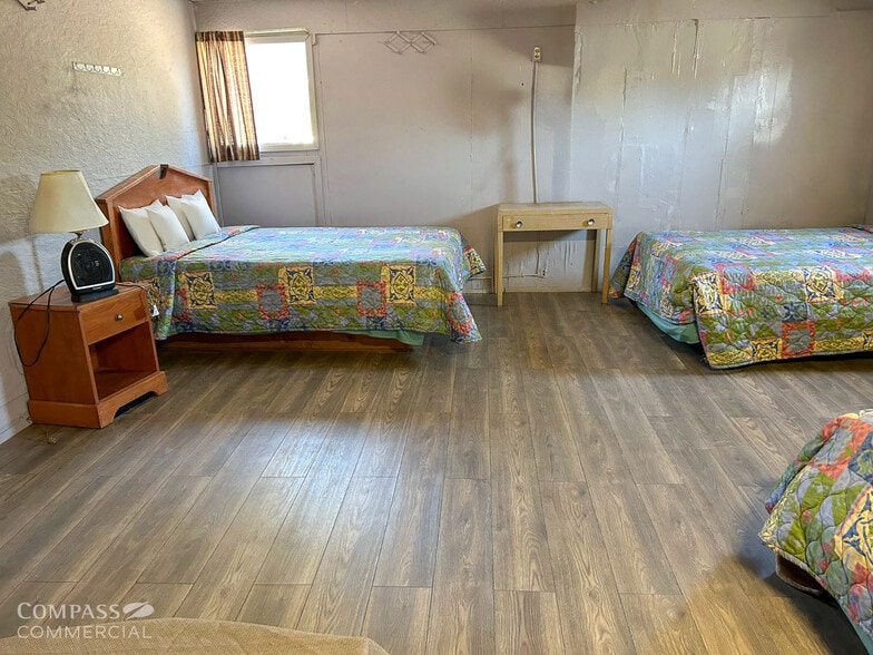 More Photos Of 109480 Highway 97 N, Chemult Hotel For Sale