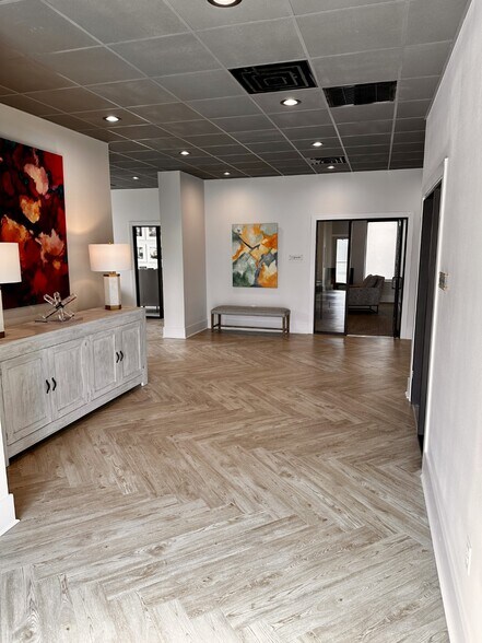 More Photos Of 4924 Kavanaugh Blvd, Little Rock Bank For Sale