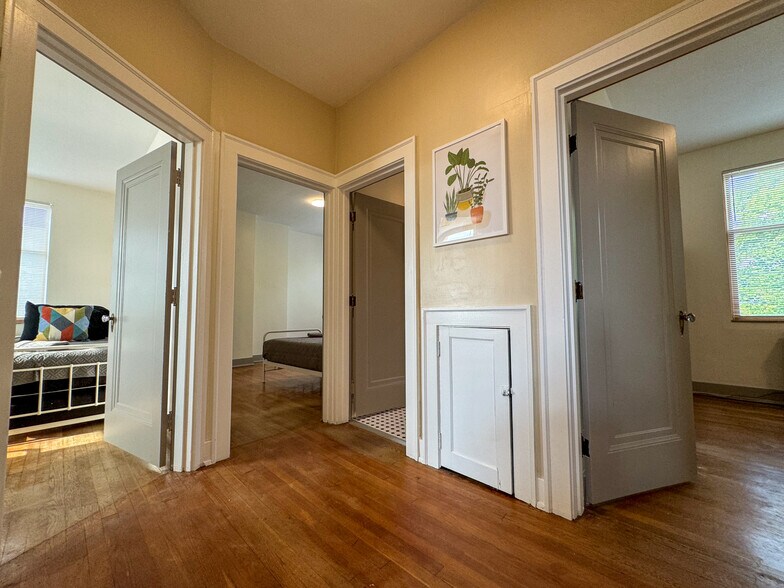 More Photos Of 105 S 5th St, Duquesne Specialty For Sale