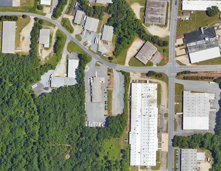 More Photos Of 1205 Corporation Dr, Archdale Warehouse For Lease