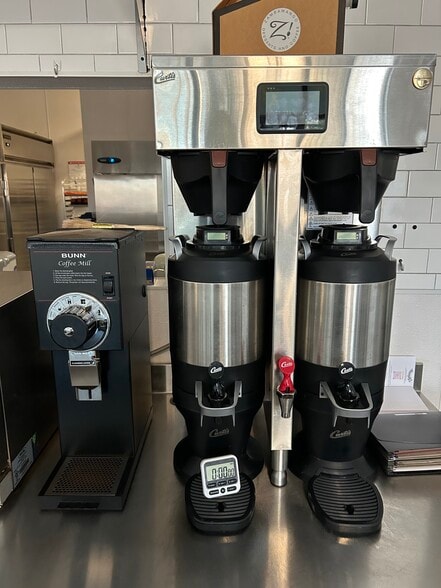 More Photos Of 901 Abernathy Rd, Sandy Springs Apartments For Sale