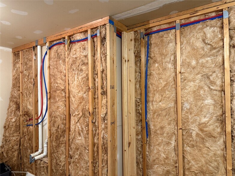 More Photos Of 4299 Lewis Access Rd, Center Point Warehouse For Lease