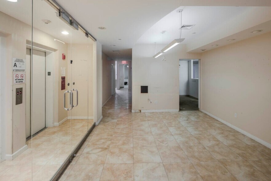 More Photos Of 32 W 39th St, New York Loft Creative Space For Sale