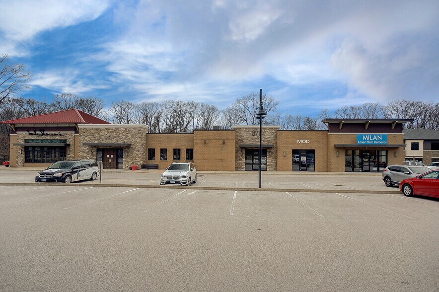 More Photos Of 871 S Arbor Vitae, Edwardsville General Retail For Lease