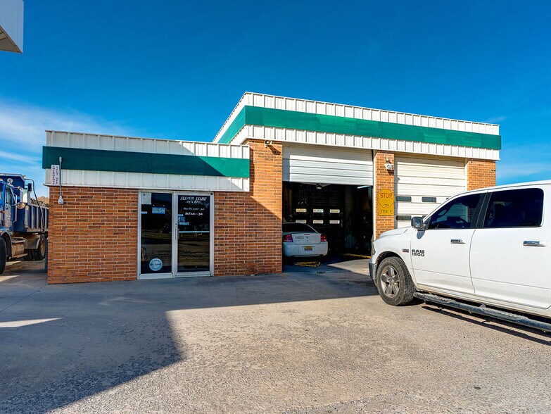 More Photos Of 801-807 N Broadway Ave, Ada Storefront For Sale