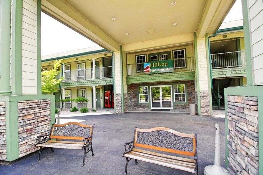 More Photos Of 373 Norwich Westerly Rd, North Stonington Hotel For Sale