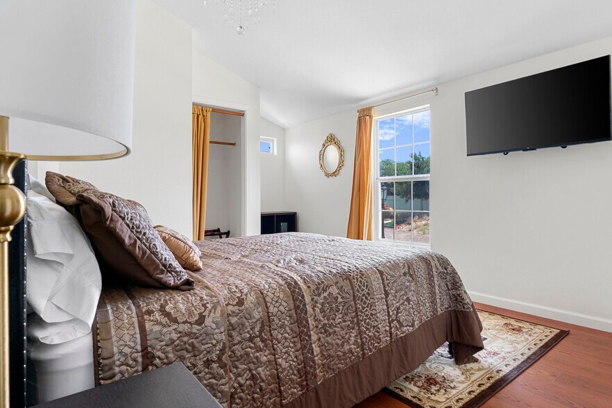 More Photos Of 1470 S Cranes Mill Rd, New Braunfels Lodge Meeting Hall For Sale