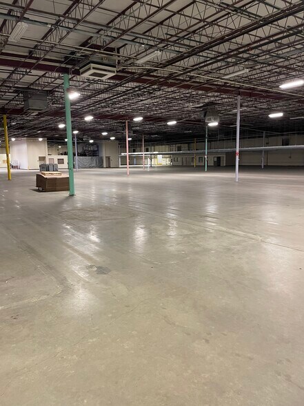 More Photos Of 8410 Sandidge Rd, Olive Branch Manufacturing For Sale