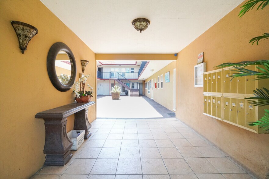 More Photos Of 743 S Berendo St, Los Angeles Apartments For Sale
