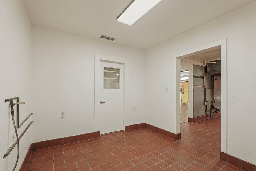 More Photos Of 1765 Monte Diablo Ave, Stockton General Retail For Sale