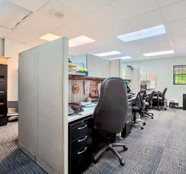 More Photos Of 4627 Ponce de Leon Blvd, Coral Gables Office For Lease