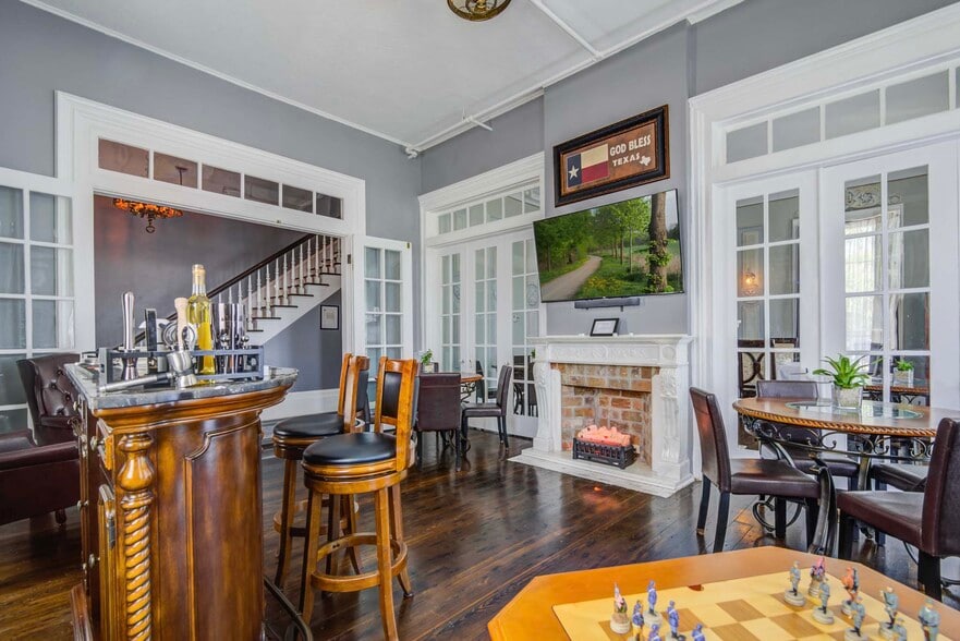 More Photos Of 1502 Market St, Galveston Hospitality For Sale