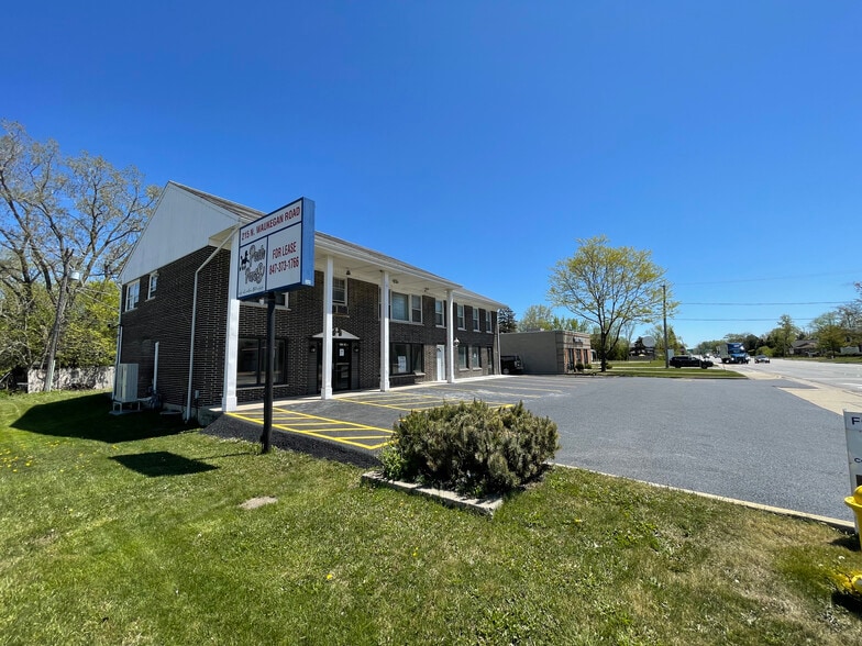 More Photos Of 215 N Waukegan Rd, Lake Bluff Convenience Store For Lease