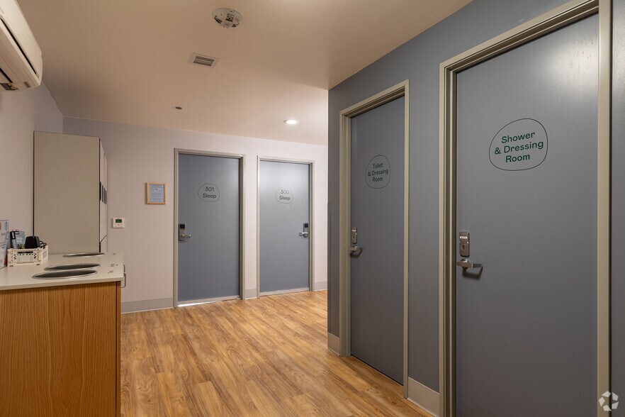 More Photos Of 1616 E Burnside St, Portland Hotel For Sale