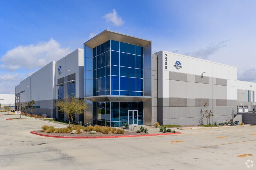 More Photos Of 2300 Redondo Ave, Long Beach Warehouse For Lease