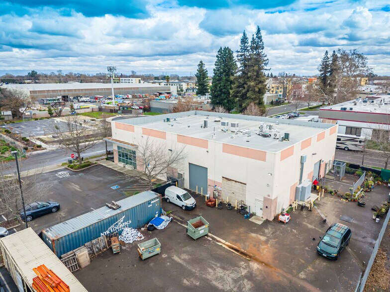 More Photos Of 1030 N D St, Sacramento Light Manufacturing For Sale