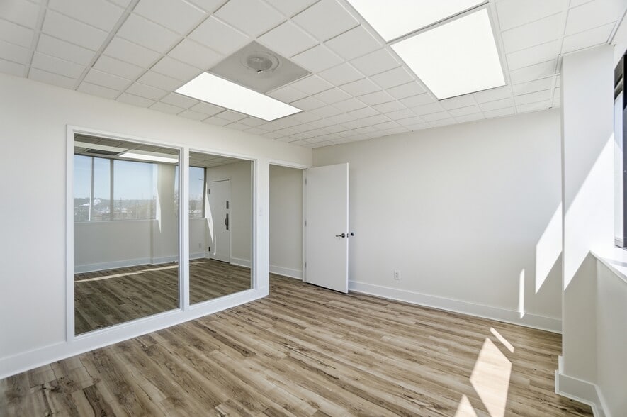 More Photos Of 1550 Magnolia Dr, Cincinnati Warehouse For Lease