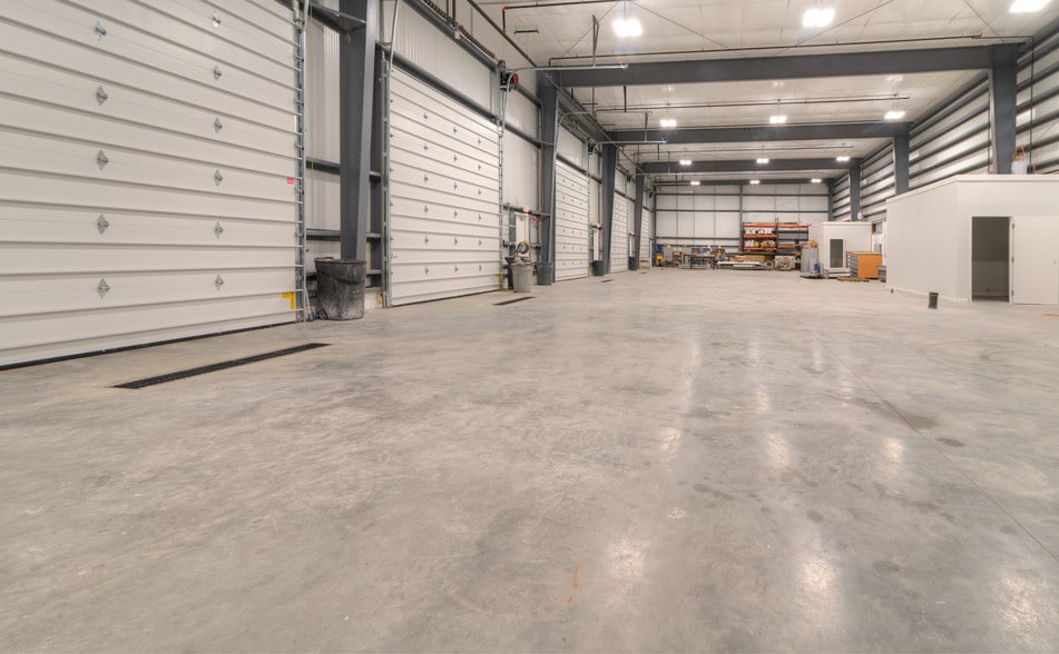 More Photos Of 2302 Turnpike St, North Andover General Retail For Sale