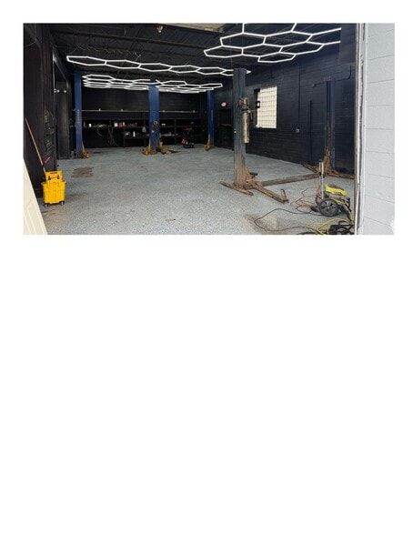 More Photos Of 58 E Ten Mile Rd, Hazel Park Warehouse For Lease