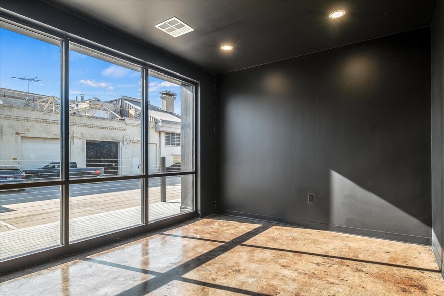 More Photos Of 12 NW 13th St, Oklahoma City General Retail For Lease