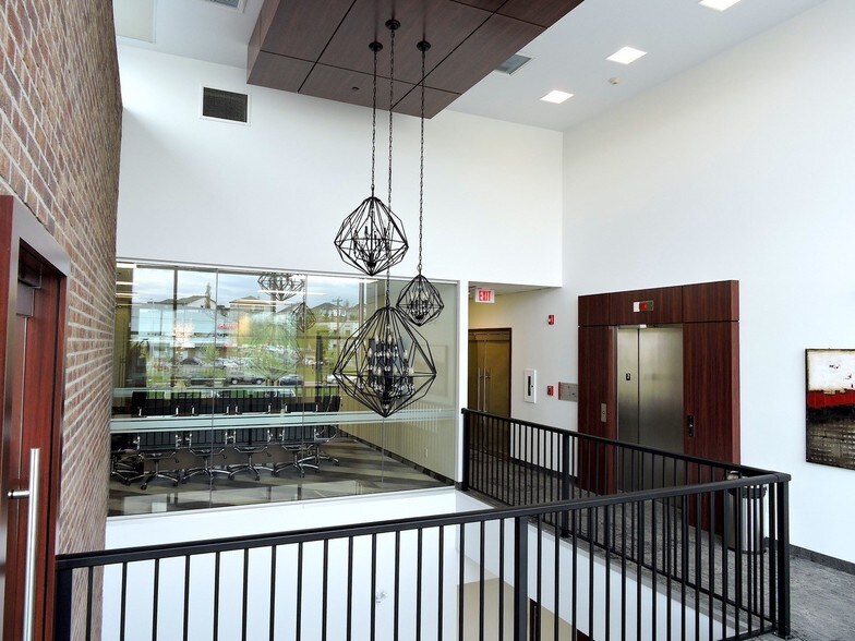 More Photos Of 70 Country Hills Land NW, Calgary Office For Lease