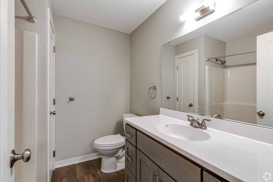 More Photos Of 2050 7th Ave E, North Saint Paul Apartments For Sale