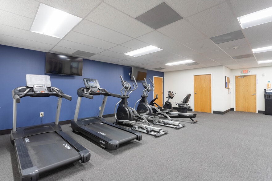 More Photos Of 730 Highland Oaks Dr, Winston-Salem Medical For Sale