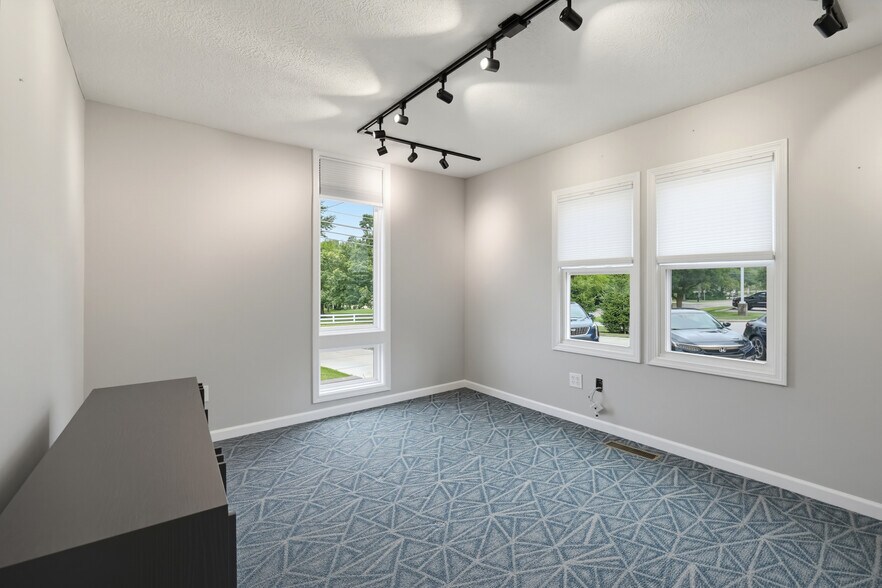 More Photos Of 9503 Brandywine Rd, Northfield Office For Lease