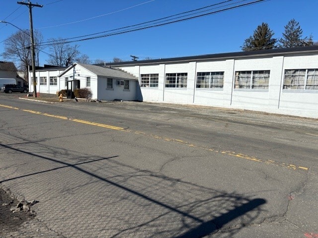 Primary Photo Of 21 Taylor St, Danbury Manufacturing For Lease