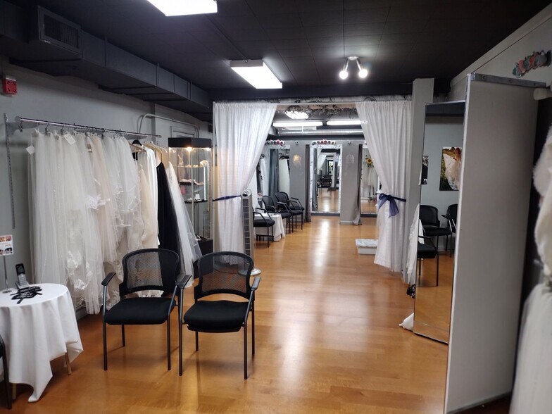 More Photos Of 29-33 S Oak St, Union Storefront Retail Office For Sale