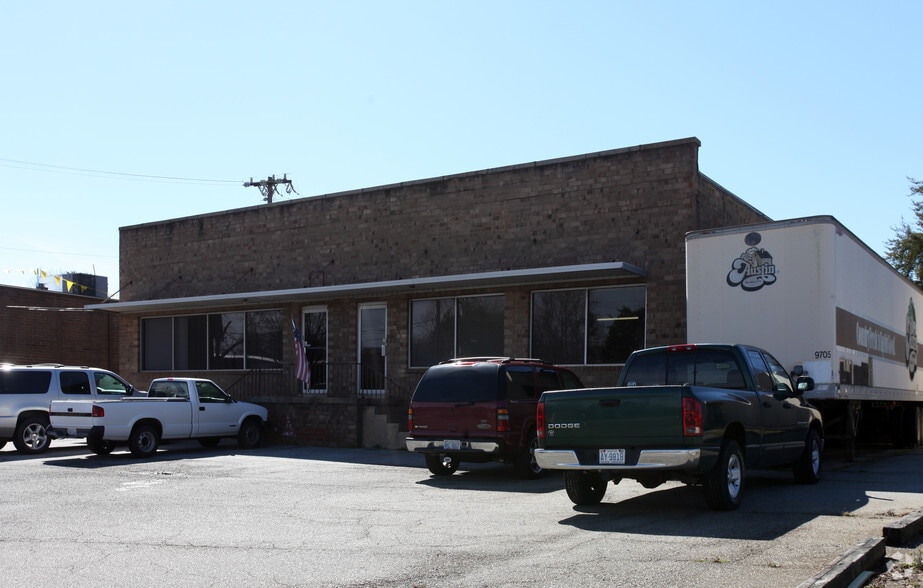 More Photos Of 112 S Walnut Cir, Greensboro Warehouse For Sale