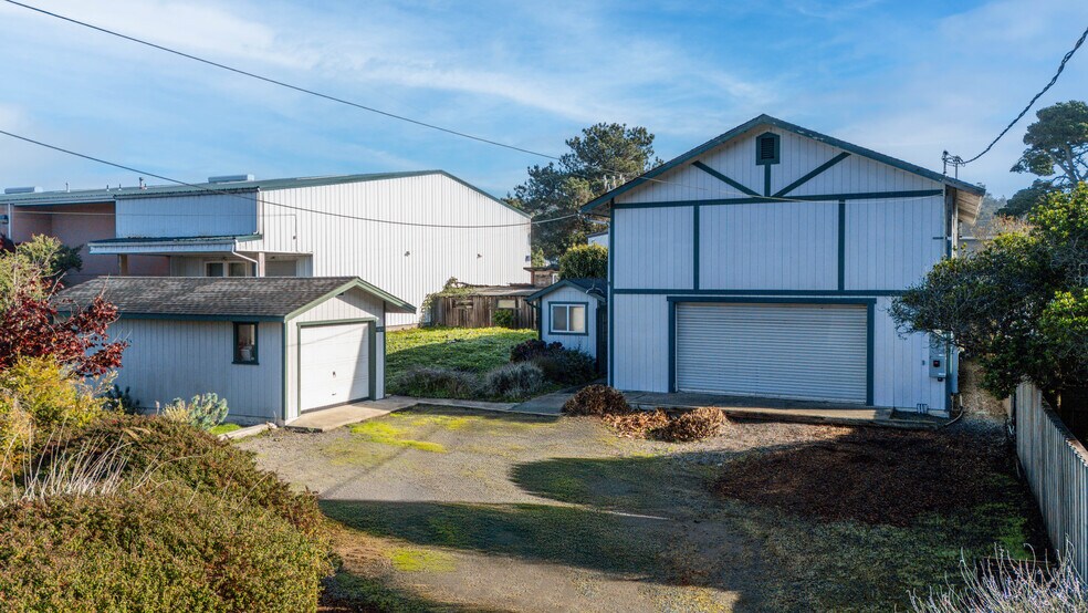 More Photos Of 18651 Old Coast Hwy, Fort Bragg Flex For Sale