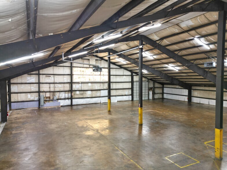 More Photos Of 158 American Way, Madison Distribution For Lease