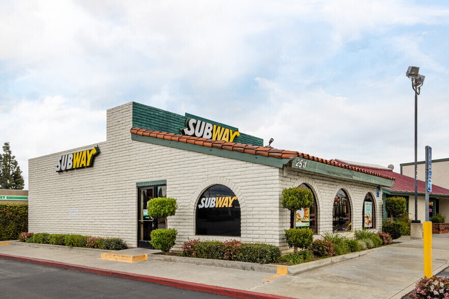 More Photos Of 2521-2525 N Grand Ave, Santa Ana Unknown For Lease