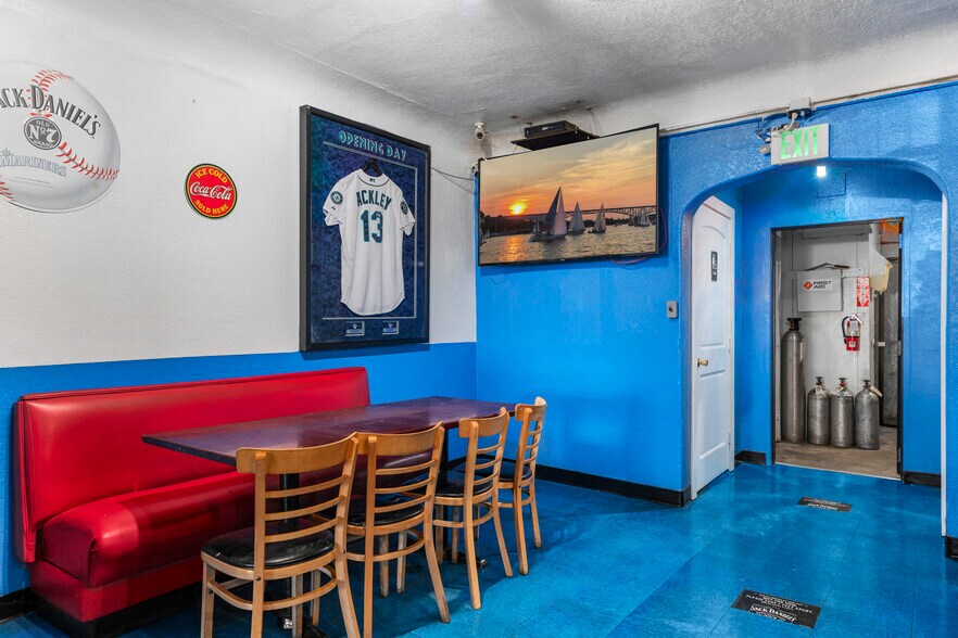 More Photos Of 8630 271st St, Stanwood Storefront For Sale