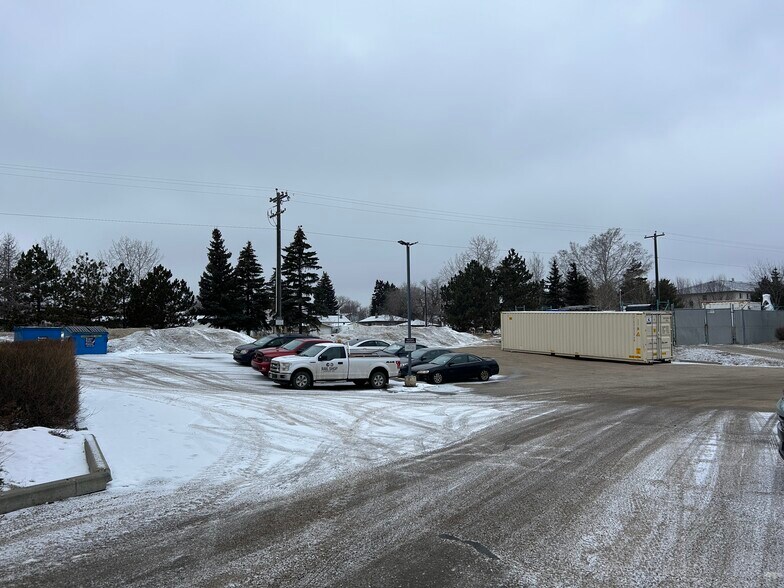 More Photos Of 11812-11820 121 St NW, Edmonton Office For Sale